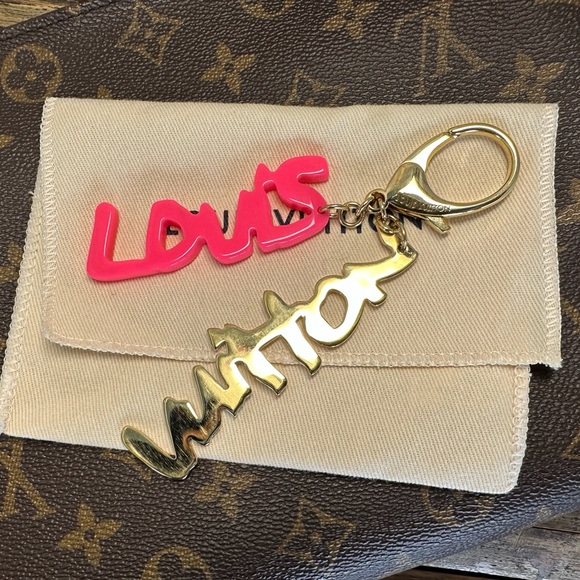 💖Louis Vuitton Stephen Sprouse Graffiti Pink charm - Picture 2 of 11